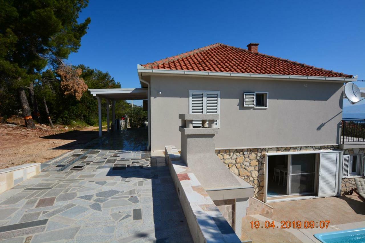 Sealodge - Luxe Villa, Private Pool, Mooring, Parking, Sea & Mountain View, At 150 M From Idyllic Private Beach Rogac Bagian luar foto