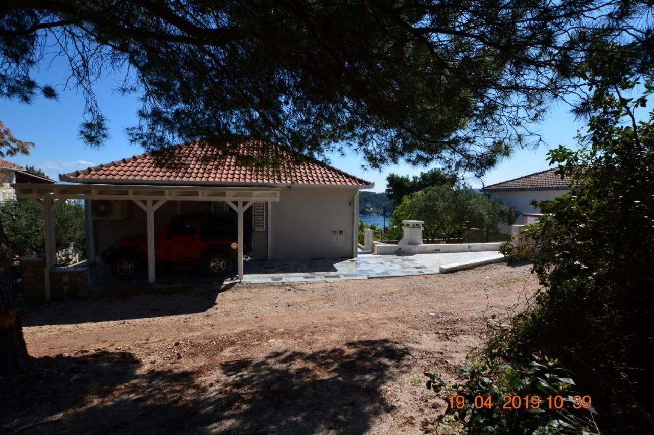 Sealodge - Luxe Villa, Private Pool, Mooring, Parking, Sea & Mountain View, At 150 M From Idyllic Private Beach Rogac Bagian luar foto
